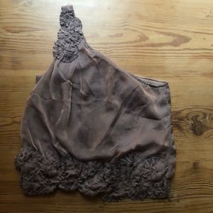 One shoulder top with flower appliqués S/P